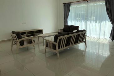 Springfields Residences (Taman Pinji Tropika)