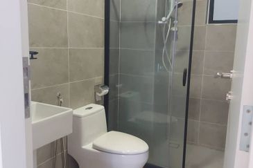 THE COVE HILLSIDE RESIDENCE