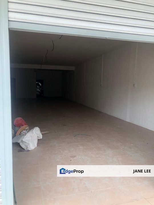 BERCHAM -2  STOREY SHOPLOT-FULLY RENOVATED-NEARBY HOUSES-SUITABLE RESTAURANT-TO LET, Perak, Ipoh