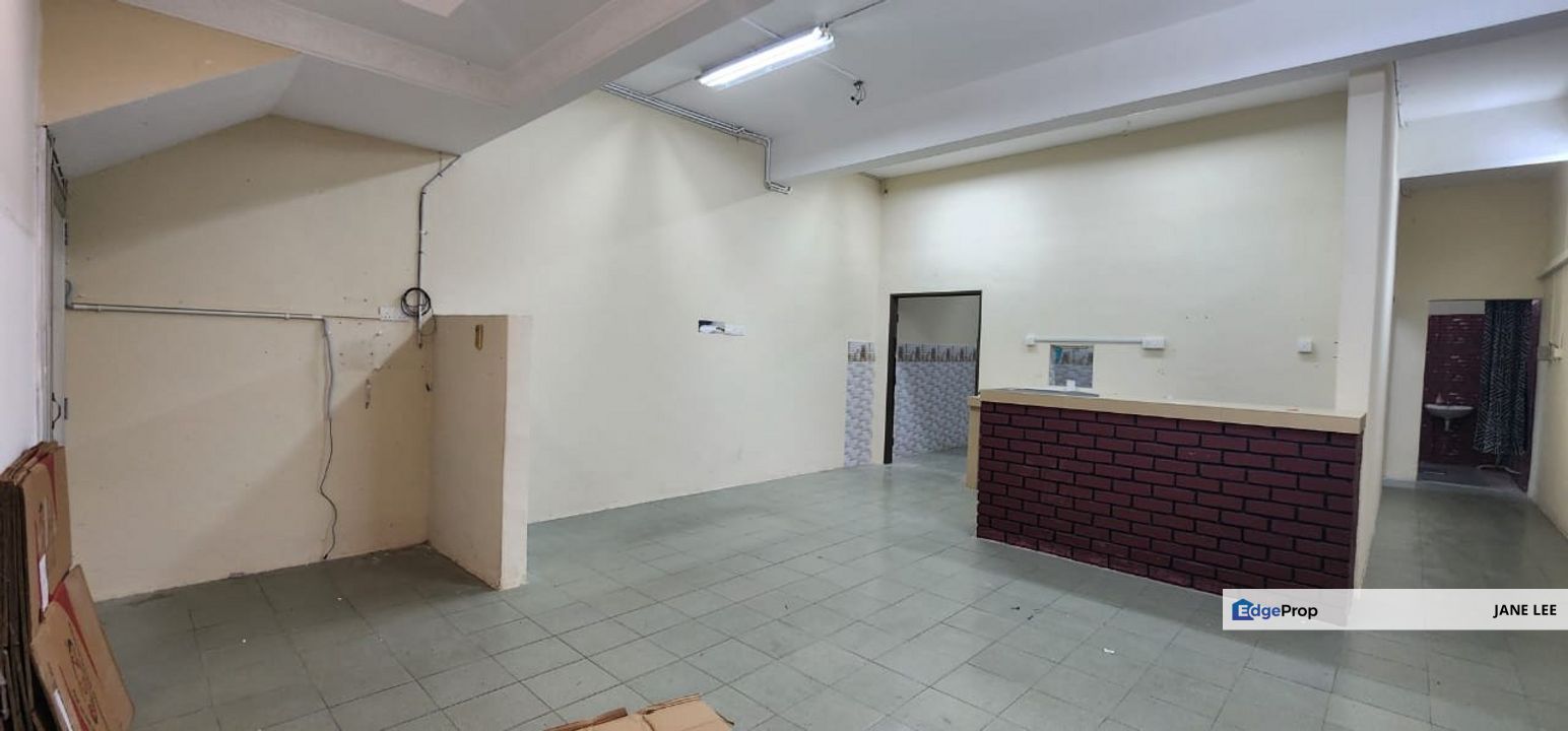 MEDAN ISTANA - GROUND FLOOR SHOPLOT-GOOD CONDITION & FULLY RENOVATED-TO LET, Perak, Ipoh