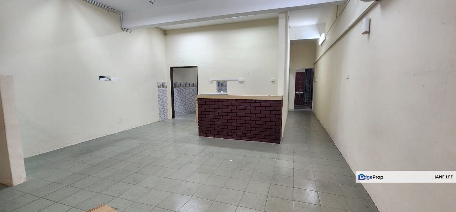 MEDAN ISTANA - GROUND FLOOR SHOPLOT-GOOD CONDITION & FULLY RENOVATED-TO LET, Perak, Ipoh