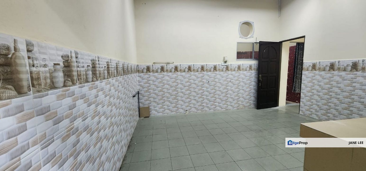 MEDAN ISTANA - GROUND FLOOR SHOPLOT-GOOD CONDITION & FULLY RENOVATED-TO LET, Perak, Ipoh