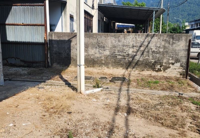 MENGLEMBU-CHANDRAN RAYA-2 STOREY FACTORY-35 X 110 -FOR SALE