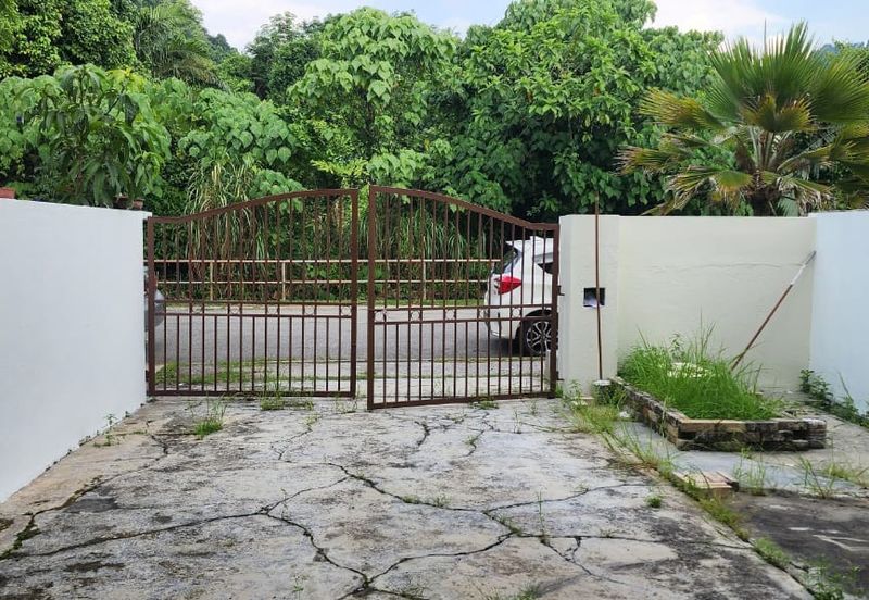 IPOH GARDEN EAST-TAMAN KEMUNCAK - 2 STOREY-GOOD CONDITION HOUSE-TO LET