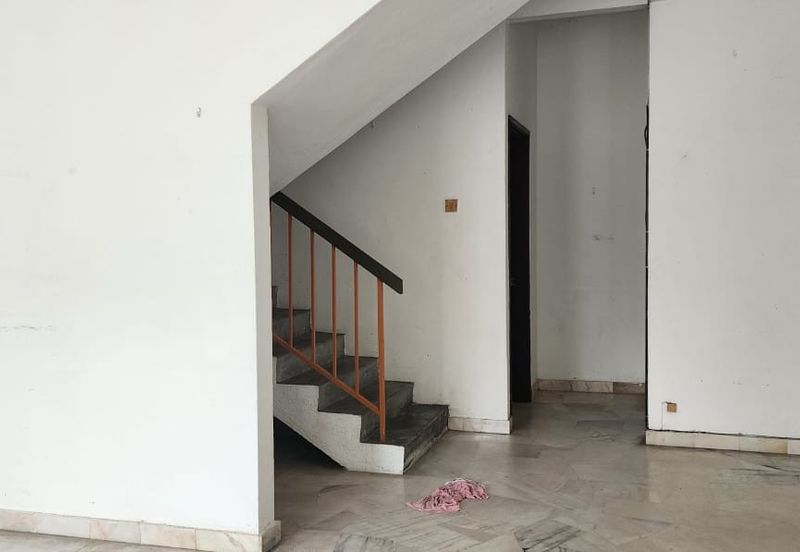 IPOH GARDEN EAST-TAMAN KEMUNCAK - 2 STOREY-GOOD CONDITION HOUSE-TO LET