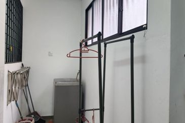 IPOH GARDEN EAST-TAMAN KEMUNCAK - 2 STOREY-GOOD CONDITION HOUSE-TO LET