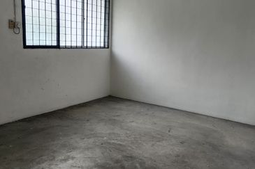 IPOH GARDEN EAST-TAMAN KEMUNCAK - 2 STOREY-GOOD CONDITION HOUSE-TO LET