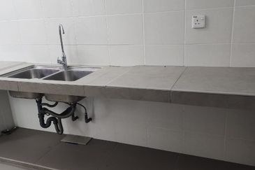 IPOH GARDEN EAST-TAMAN KEMUNCAK - 2 STOREY-GOOD CONDITION HOUSE-TO LET