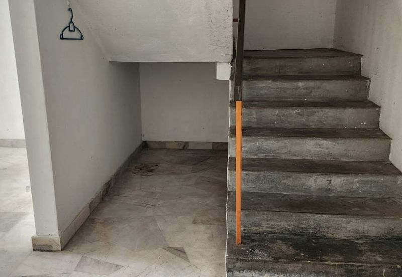 IPOH GARDEN EAST-TAMAN KEMUNCAK - 2 STOREY-GOOD CONDITION HOUSE-TO LET