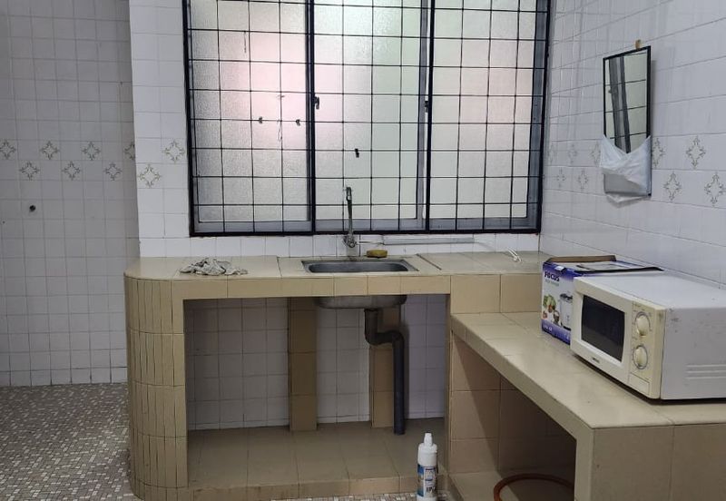 IPOH GARDEN EAST-TAMAN KEMUNCAK - 2 STOREY-GOOD CONDITION HOUSE-TO LET