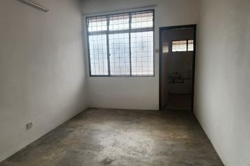 IPOH GARDEN EAST-TAMAN KEMUNCAK - 2 STOREY-GOOD CONDITION HOUSE-TO LET