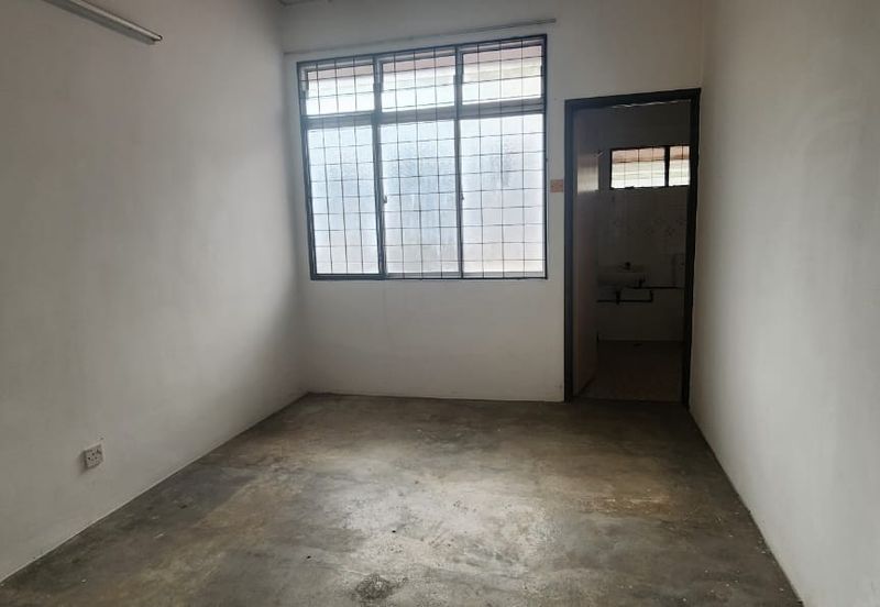 IPOH GARDEN EAST-TAMAN KEMUNCAK - 2 STOREY-GOOD CONDITION HOUSE-TO LET