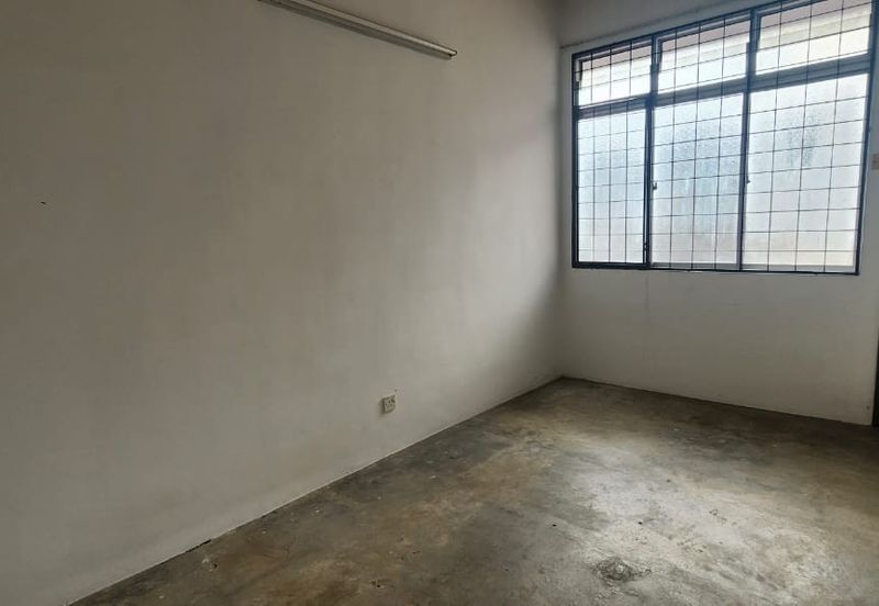 IPOH GARDEN EAST-TAMAN KEMUNCAK - 2 STOREY-GOOD CONDITION HOUSE-TO LET