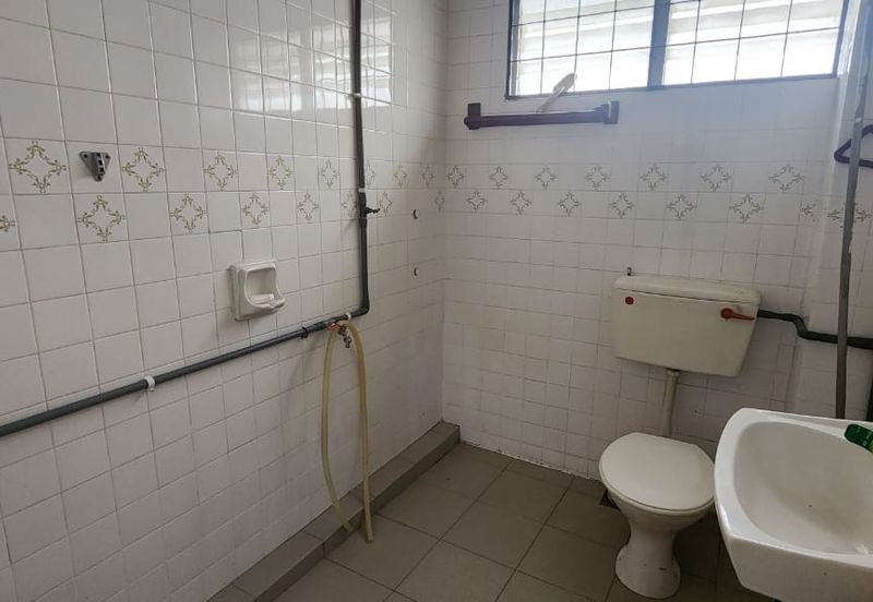 IPOH GARDEN EAST-TAMAN KEMUNCAK - 2 STOREY-GOOD CONDITION HOUSE-TO LET