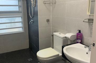 GOOD CONDITION-FULLY FURNISHED-DE-FESTIVO CONDO-TO LET