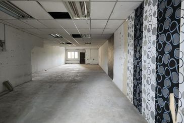 ** NEARBY PBB -SILIBIN- 1st Floor & 2nd Floor SHOPLOT - TO LET **