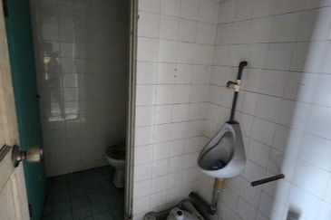 ** NEARBY PBB -SILIBIN- 1st Floor & 2nd Floor SHOPLOT - TO LET **