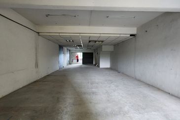 ** NEARBY PBB -SILIBIN- 1st Floor & 2nd Floor SHOPLOT - TO LET **