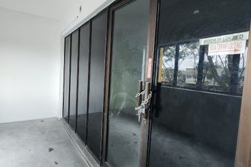 ** NEARBY PBB -SILIBIN- 1st Floor & 2nd Floor SHOPLOT - TO LET **