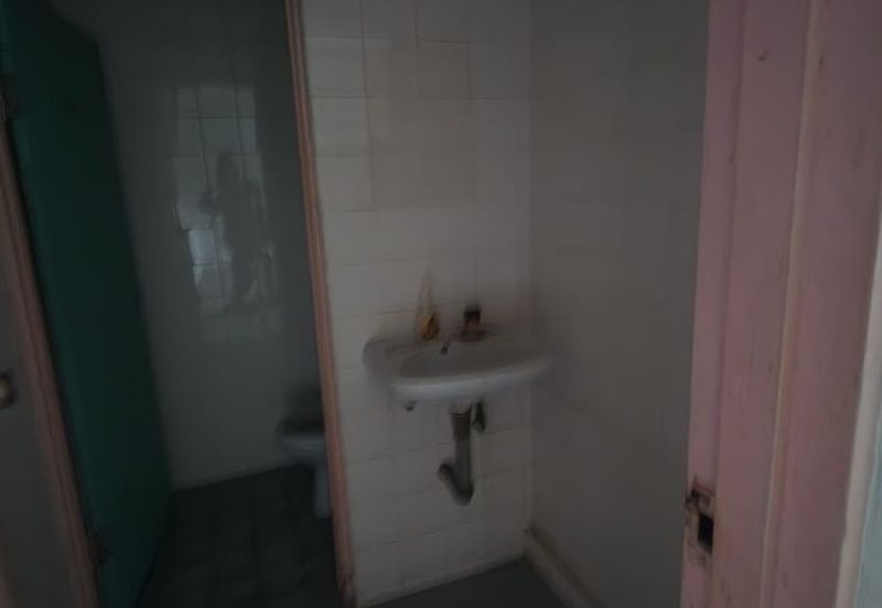 ** NEARBY PBB -SILIBIN- 1st Floor & 2nd Floor SHOPLOT - TO LET **