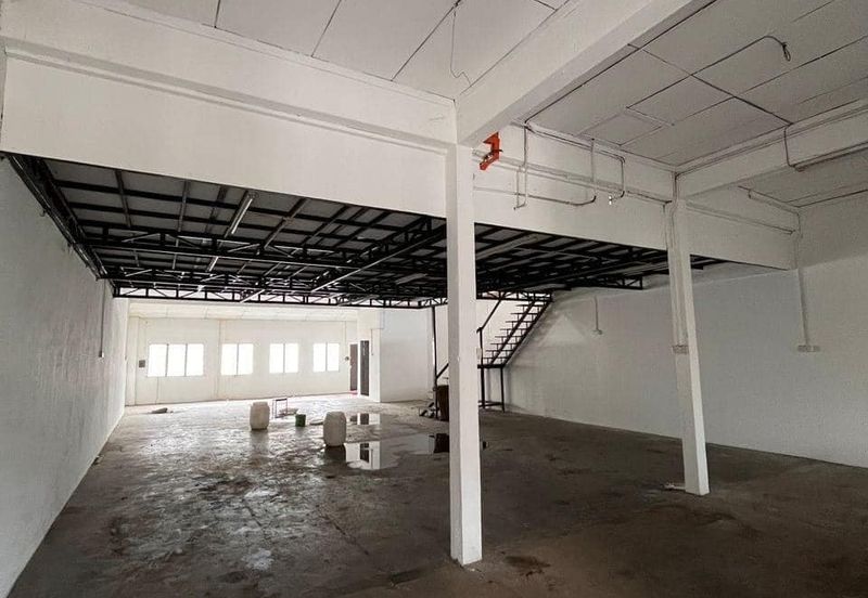 Pengkalan 1.5 Factory For Rent