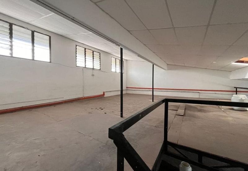 Pengkalan 1.5 Factory For Rent