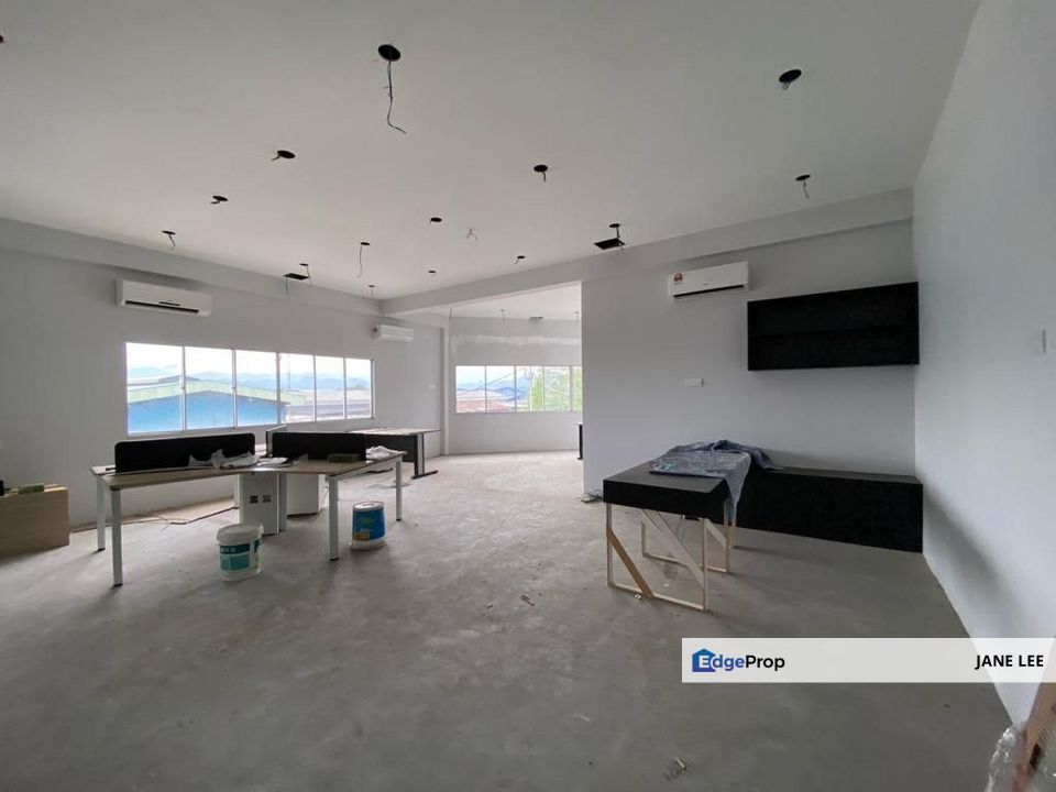Double Storey Shoplot Coner with Basement at Hala Perusahaan Menglembu For Sale, Perak, Menglembu