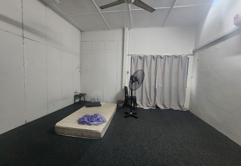 Kampung Simee - facing Pasar shoplot - ONLY RM600 per month - TO LET