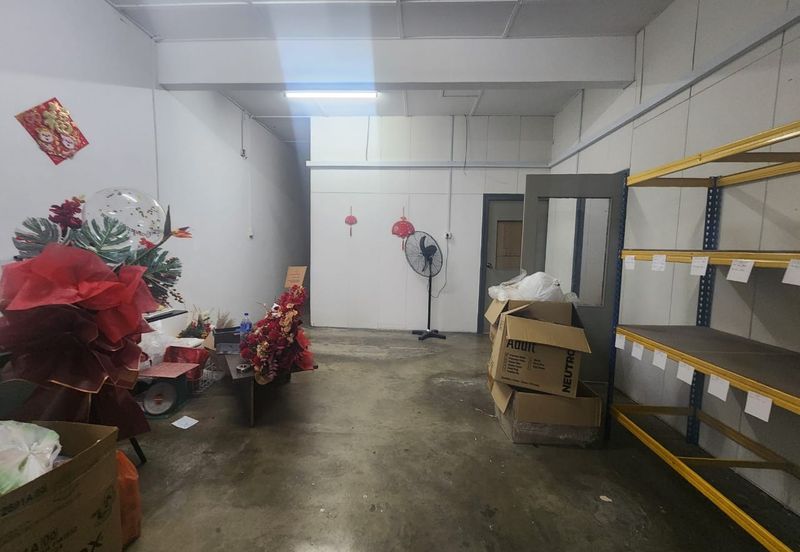 Kampung Simee - facing Pasar shoplot - ONLY RM600 per month - TO LET