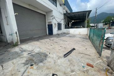 Menglembu factory - Only RM740K -Chandan Raya - 45 X 100 - FOR SALE 