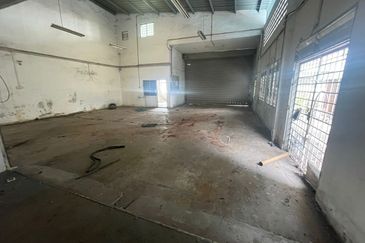 Menglembu factory - Only RM740K -Chandan Raya - 45 X 100 - FOR SALE 