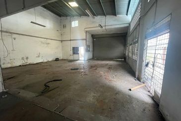 Menglembu factory - Only RM740K -Chandan Raya - 45 X 100 - FOR SALE 