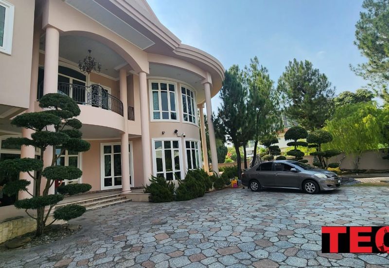 ### Luxury 2 STOREY BUNGALOW in KAMPAR ROAD *Bedrooms*: 8   *Bathrooms*: 8 - FOR SALE ***