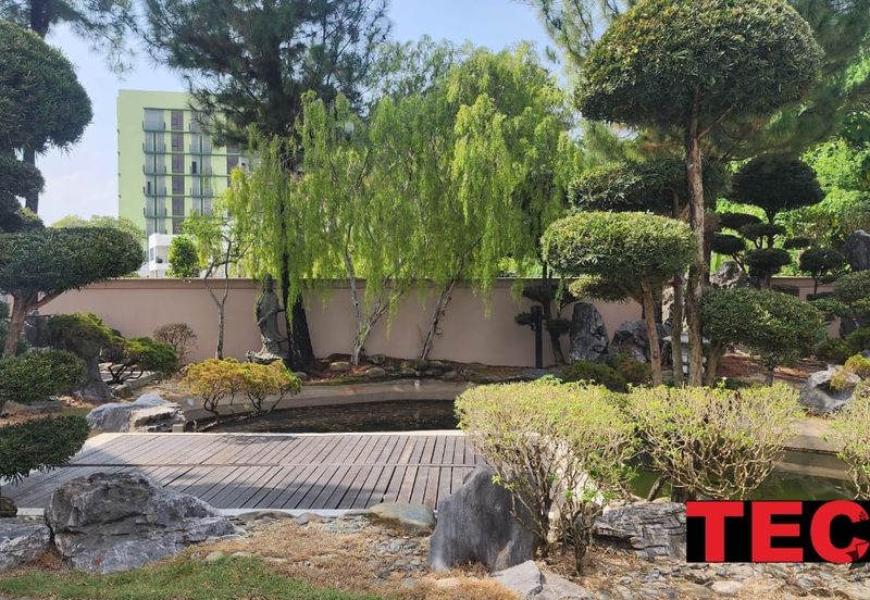 ### Luxury 2 STOREY BUNGALOW in KAMPAR ROAD *Bedrooms*: 8   *Bathrooms*: 8 - FOR SALE ***