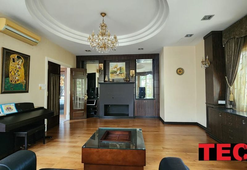 ### Luxury 2 STOREY BUNGALOW in KAMPAR ROAD *Bedrooms*: 8   *Bathrooms*: 8 - FOR SALE ***