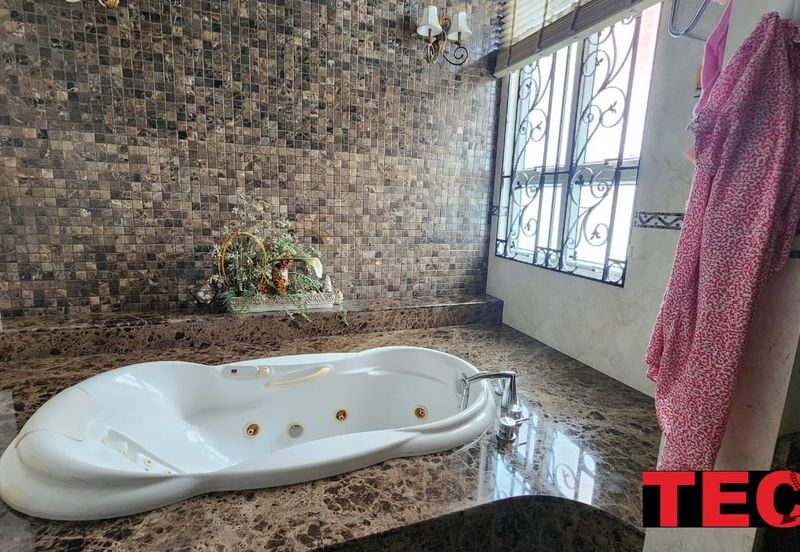 ### Luxury 2 STOREY BUNGALOW in KAMPAR ROAD *Bedrooms*: 8   *Bathrooms*: 8 - FOR SALE ***