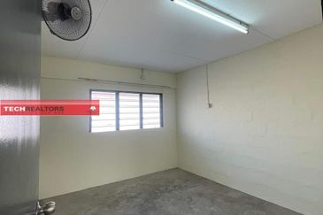 Double Storey House - Bercham For Rent