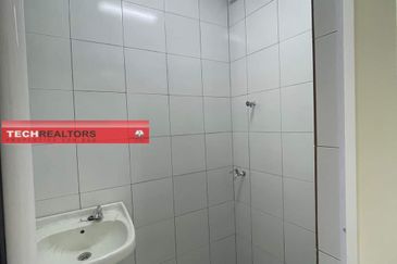 Double Storey House - Bercham For Rent