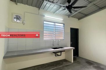 Double Storey House - Bercham For Rent