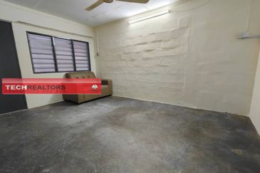 Double Storey House - Bercham For Rent