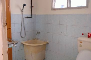 Taman Kledang Emas Double Storey For Sales