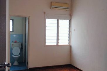 Taman Kledang Emas Double Storey For Sales