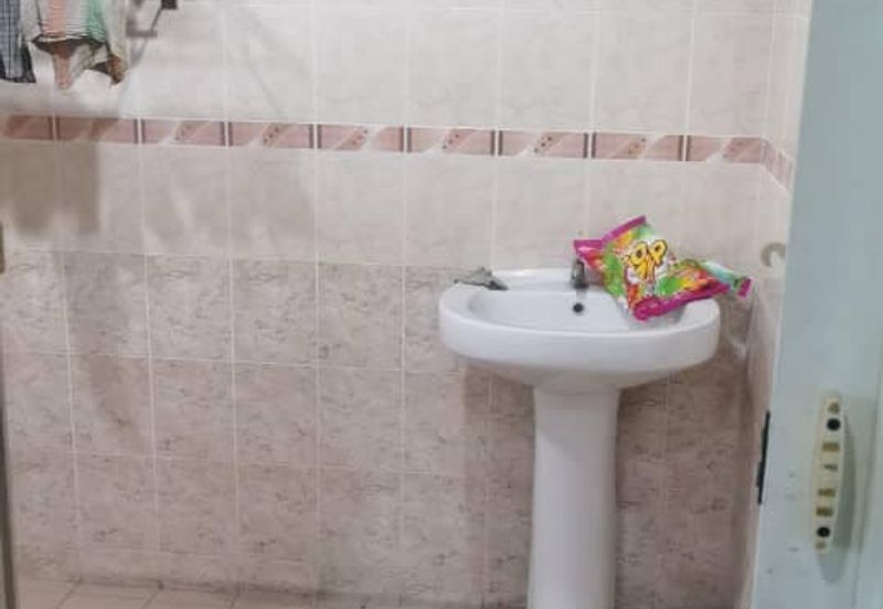 2 Storey Detached Factory or Warehouse For Rent