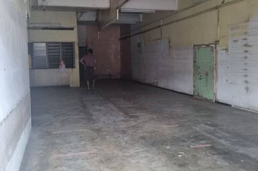 Menglembu--Double Storey shop lot for sales RM 427,000 in Taman Sri Intan