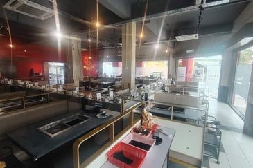 怡保街场旺区火锅店出頂