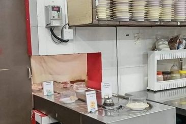 怡保街场旺区火锅店出頂