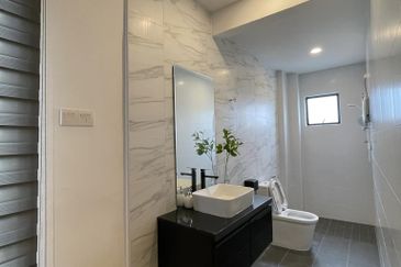 TAMAN PENGKALAN PUTRI (MANHATTAN AVENUE)