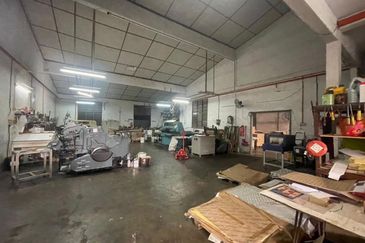 Pengkalan 3 units linked 1.5 Semi-D Factory For Sale 3間连工廠出售