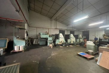 Pengkalan 3 units linked 1.5 Semi-D Factory For Sale 3間连工廠出售