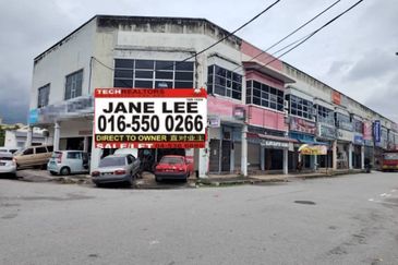 Tmn Rishah Permai@Taman Mas Double Storey Corner Shop For Sale